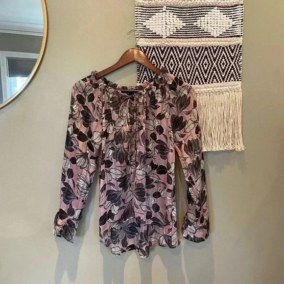 VICI VISCOSE FLORAL SPARKLE LONG SLEEVE TOP TYCHE - Picture 1 of 10